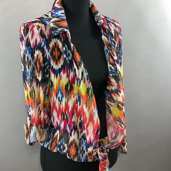 Multi-Color Sheer Tie Top with Chevron Design. SZ 3-5 - Picture 5 of 8